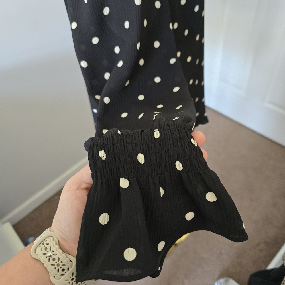 Loft | Medium | Black & White Polka Dot High Neck Blouse - Picture 6 of 9